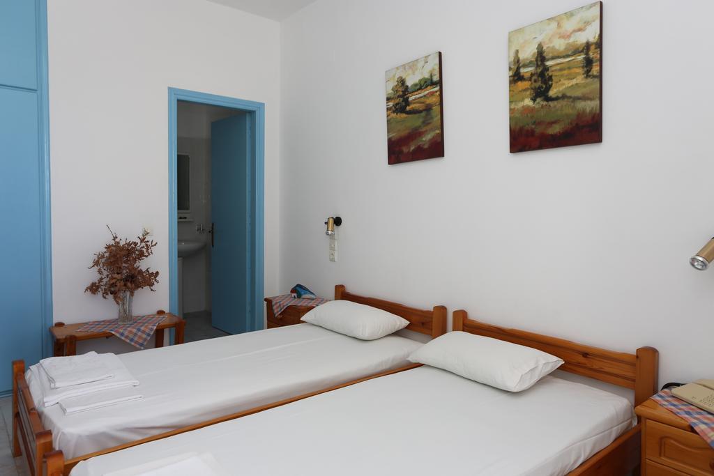 Akrogiali Hotel Plomari Oda fotoğraf